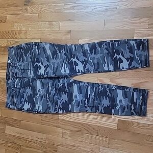 NYDJ Camo black/grey tone - size 14
